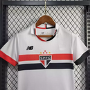 Kit Infantil Tailandesa 1.1 - Camisa São Paulo I 24/25 s/n° Torcedor New Balance Masculina