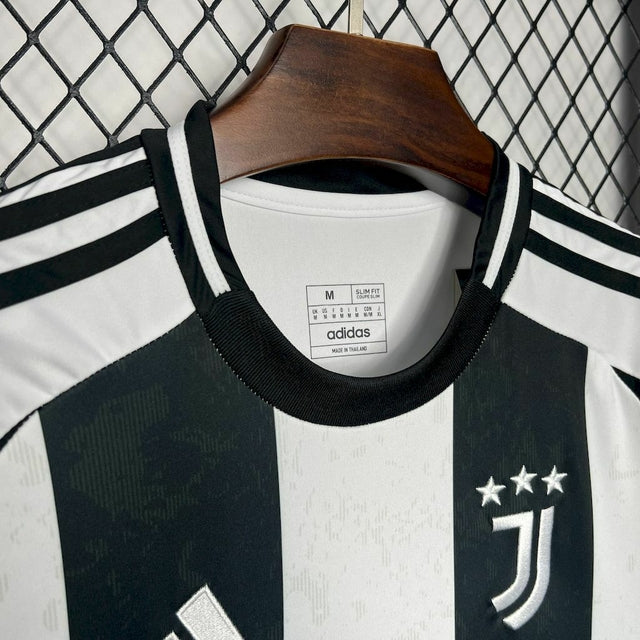 Versão Torcedor - Tailandesa - Camisa Juventus Home I 24/25 s/nº Adidas Masculina