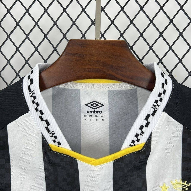 Versão Torcedor - Tailandesa - Camisa Santos II listrada 25/26 s/nº Umbro Masculina